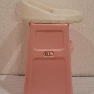Lot 46: Little Tikes Doll Highchair 