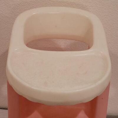 Lot 46: Little Tikes Doll Highchair 