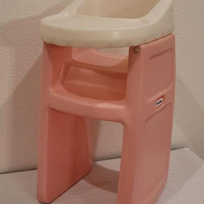 Lot 46: Little Tikes Doll Highchair 