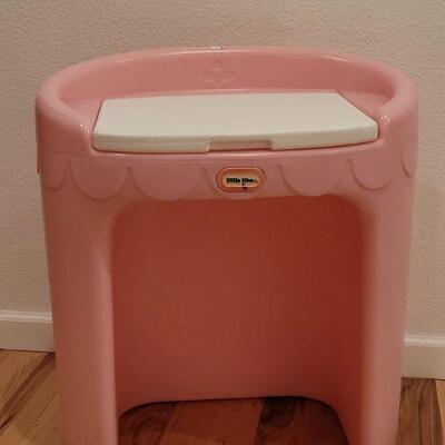 Lot 47: Little Tikes Vanity/Desk