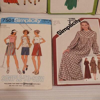 Lot 49: (10) Vintage 1970's Sewing Patterns 