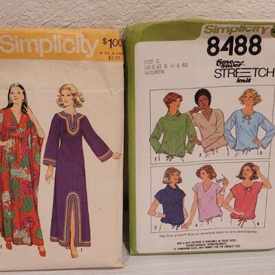 Lot 49: (10) Vintage 1970's Sewing Patterns 