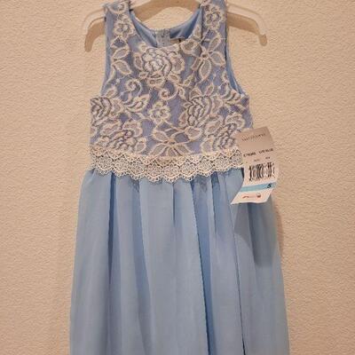 Lot 52: NEW Size 5 Girls Dress
