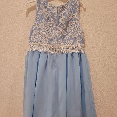 Lot 52: NEW Size 5 Girls Dress