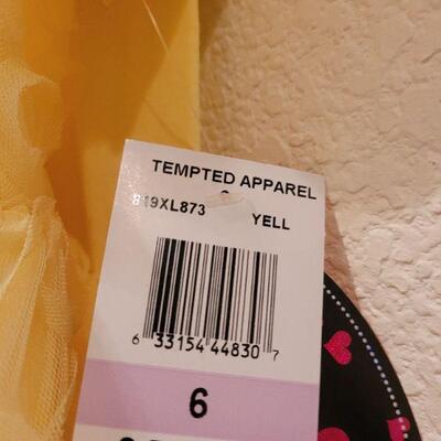 Lot 54:  New Size 6 Girls Outfit 