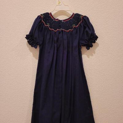 Lot 55: Girls Size 4 Dress