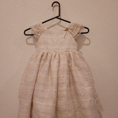 Lot 56: New Girls size 5 Dress