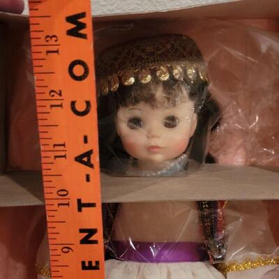 Lot 65: NEW Vintage MADAME ALEXANDER Salome Doll