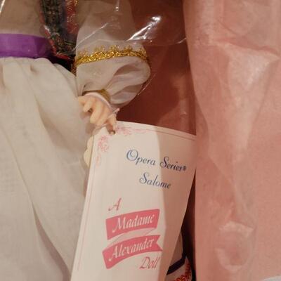 Lot 65: NEW Vintage MADAME ALEXANDER Salome Doll