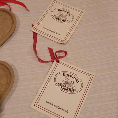 Lot 93: Brown Bag Cookie Art Heart Molds (4)