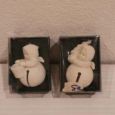 Lot 109: (2) Retired Snowbabies Ornaments 