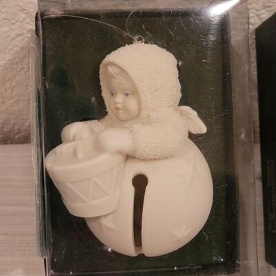 Lot 109: (2) Retired Snowbabies Ornaments 