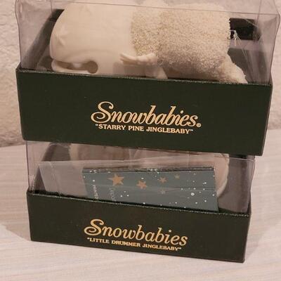 Lot 109: (2) Retired Snowbabies Ornaments 