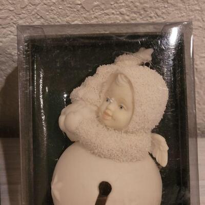 Lot 109: (2) Retired Snowbabies Ornaments 