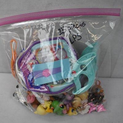 23 Littlest Pet Shop LPS Toys in Gallon Bag