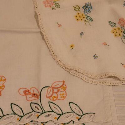 Lot 112: (2) Vintage Needlepoint Linens