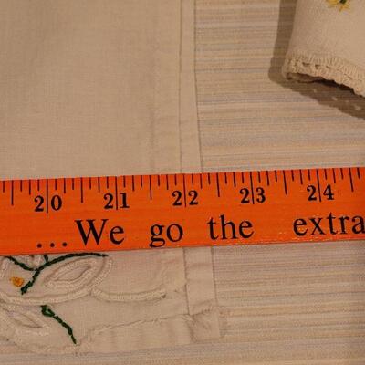 Lot 112: (2) Vintage Needlepoint Linens