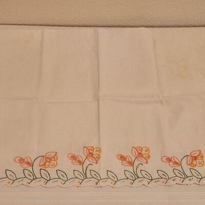 Lot 112: (2) Vintage Needlepoint Linens