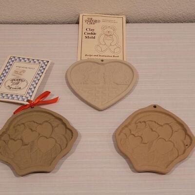 Lot 118: (3) Shortbread Molds
