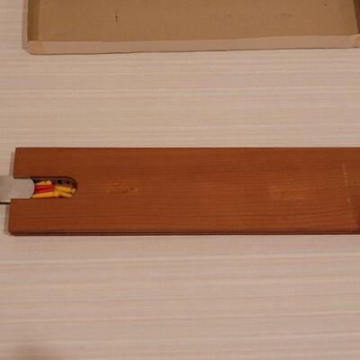 Lot 125: Vintage Drueke Cribbage Board