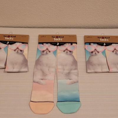Lot 130: (3) New Easter Bunny Socks