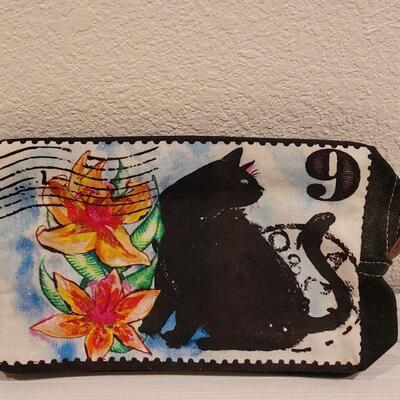 Lot 137: New Kitty Purse and Toiletry Bag