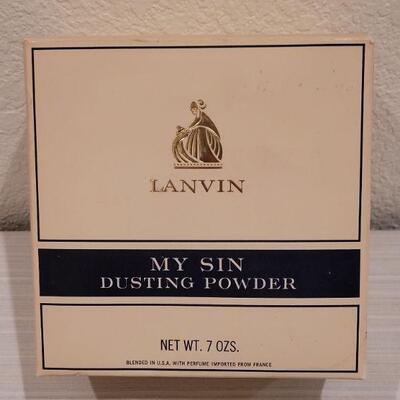 Lot 147: Lanvin Dusting Powder and Bath Pouch