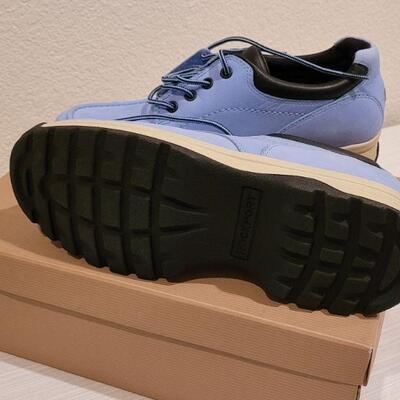 Lot 151: New Rockport Shoes size 8.5