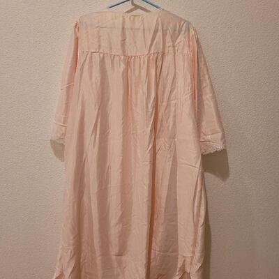 Lot 152: New Barbizon Night GOWN
