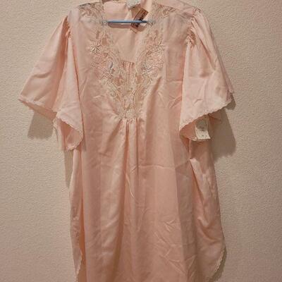 Lot 153: New Sara Beth Night Gown 