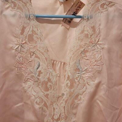 Lot 153: New Sara Beth Night Gown 
