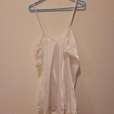 Lot 155: New Sara Beth Spaghetti Strap Night Gown 