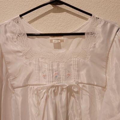 Lot 163: New Barbizon Night Gown 