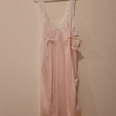 Lot 164: New Barbizon Night Gown 