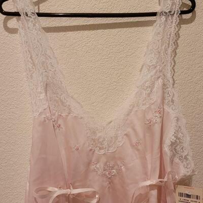 Lot 164: New Barbizon Night Gown 