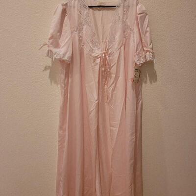 Lot 166: New Barbizon Night Gown 
