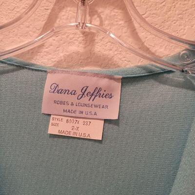 Lot 169: New House Coat