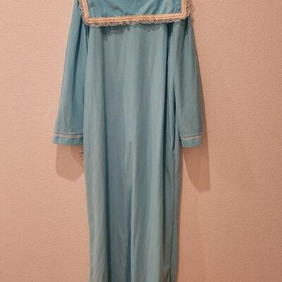 Lot 169: New House Coat