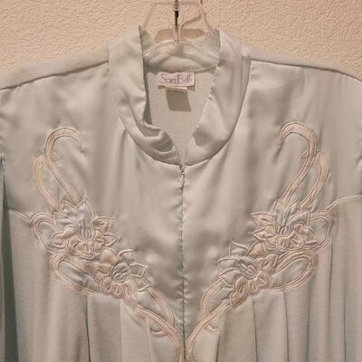 Lot 170: Sara Beth House Coat