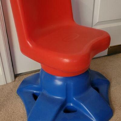 Lot 178: Vintage LITTLE TIKES Drafting Table- Art Work Children's Lighted Desk w/ Chair TESTED A+ (Comes with the Original Red and...