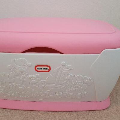 Lot 179: Vintage Huge LITTLE TIKES Pink Toy Storage Trunk 