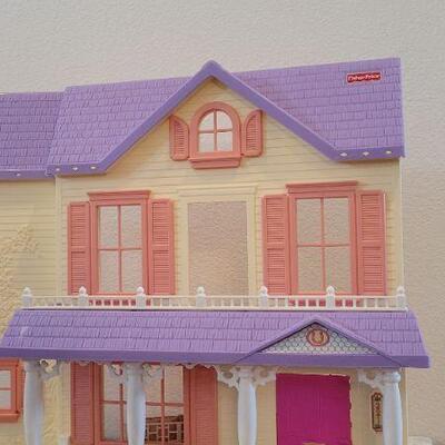 Lot 180: Vintage Little Tikes Children's Doll House 