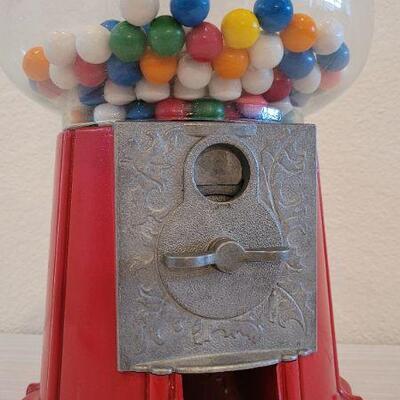 Lot 189: Vintage Heavy Glass Dome Candy Machine (no key) 8" x 15"