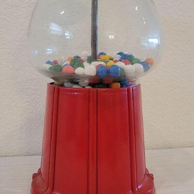 Lot 189: Vintage Heavy Glass Dome Candy Machine (no key) 8" x 15"