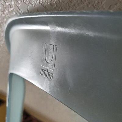 Lot 193: Stylish UMBRA Modern Ergonomic Office Chair