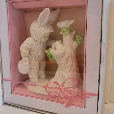 Lot 197: (2) Vintage New Dept. 56 SNOWBABIES Collectibles 