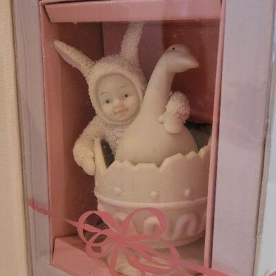 Lot 197: (2) Vintage New Dept. 56 SNOWBABIES Collectibles 