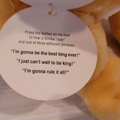 Lot 203: Vintage Retired HALLMARK New Simba THE LION KING Singing Animal TESTED A+