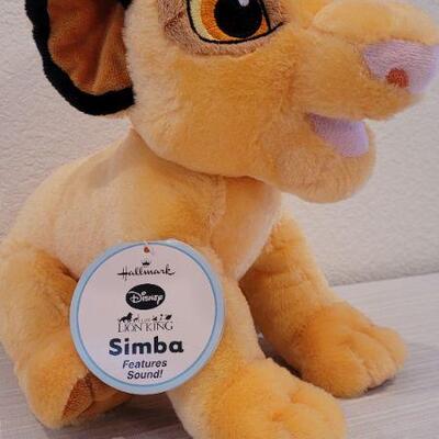 Lot 203: Vintage Retired HALLMARK New Simba THE LION KING Singing Animal TESTED A+