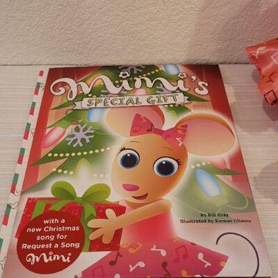 Lot 212: New Hallmark Singing MIMI Bundle TESTED A+